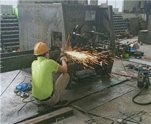 杨木大芯板多片锯 采用超薄锯片出材率比一般锯机提高了15%